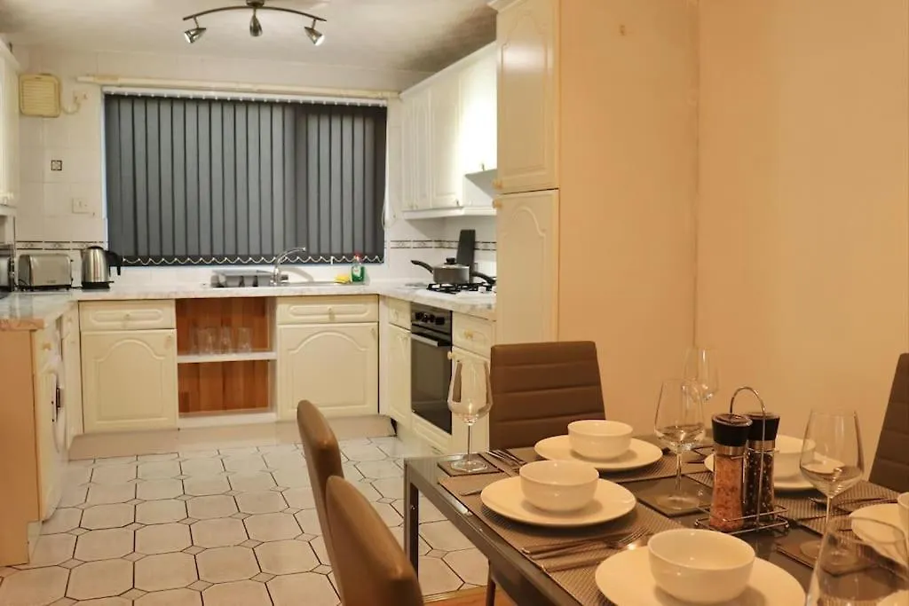 Apartamento Lovely Staycation With Family Free Parking & Wifi Leeds