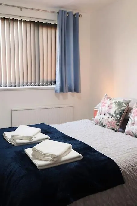 Lovely Staycation With Family Free Parking & Wifi Leeds  Apartamento Leeds (West Yorkshire)
