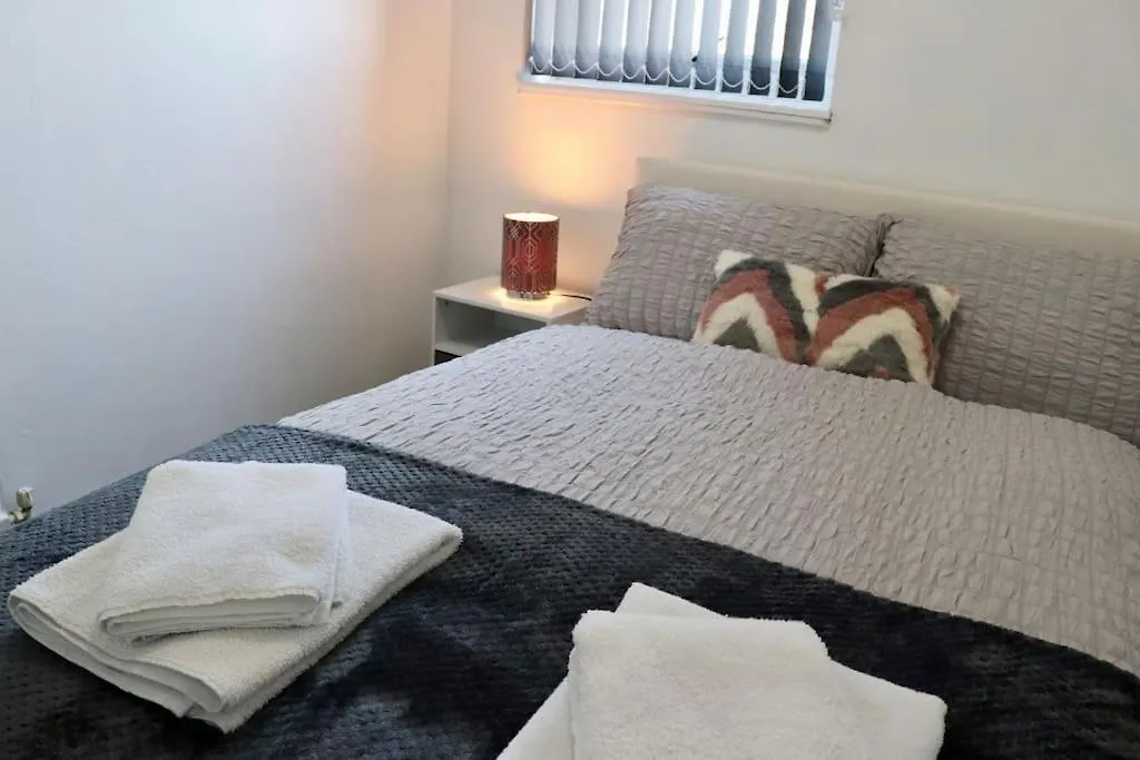 Lovely Staycation With Family Free Parking & Wifi Leeds  0*, Leeds (West Yorkshire) Reino Unido
