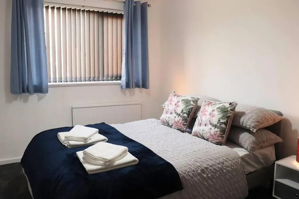 Lovely Staycation With Family Free Parking & Wifi Leeds  Reino Unido