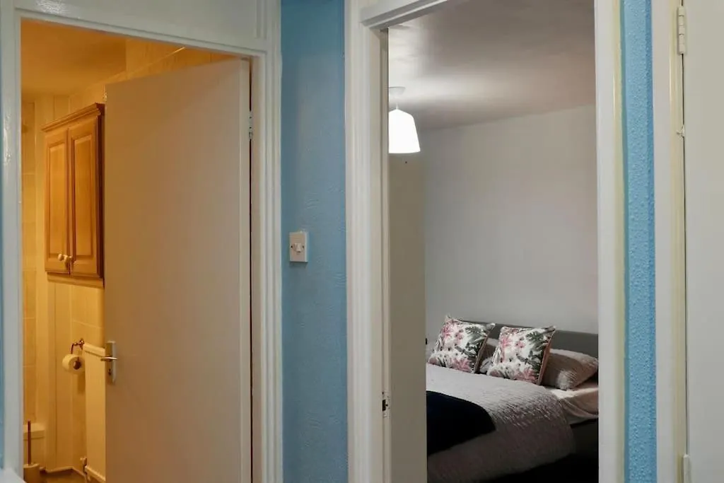 Lovely Staycation With Family Free Parking & Wifi Leeds  0*, Leeds (West Yorkshire)